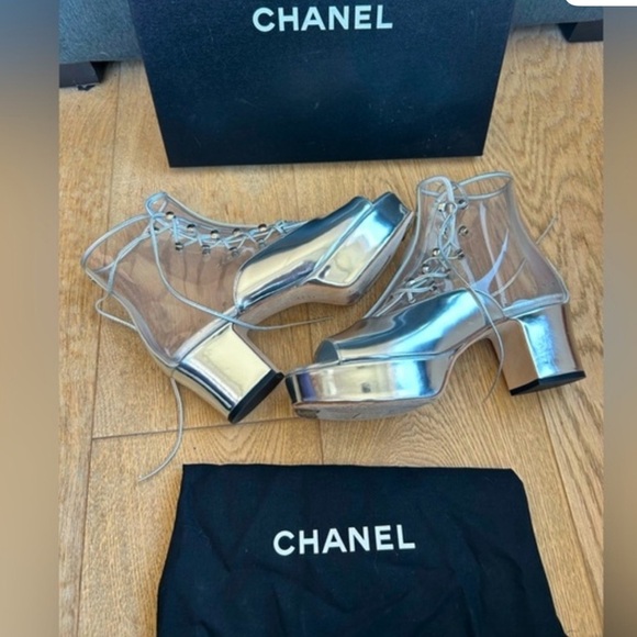 💕CHANEL Silver Leather Chain Transparent Open Toe Ankle Boots - Picture 4 of 9